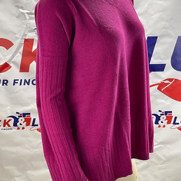 Naadam - Soft Collection. Hibiscus Women Vneck 100% Cashmere Sweater - Picture 2 of 5